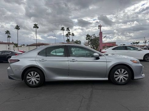 Used 2022 Toyota Camry LE FWD image 2