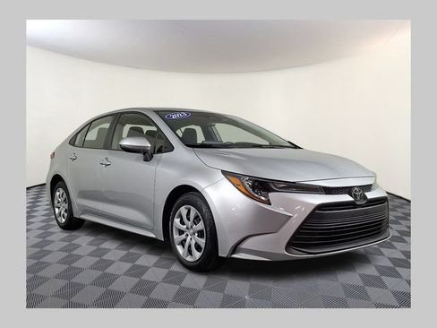 Used 2023 Toyota Corolla LE w/ Carpet Mat Package (TMS) FWD image 1