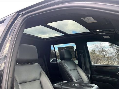 Used 2022 Chevrolet Tahoe Z71 w/ Z71 Off-Road Package image 19