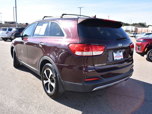 Used 2016 Kia Sorento EX image 7