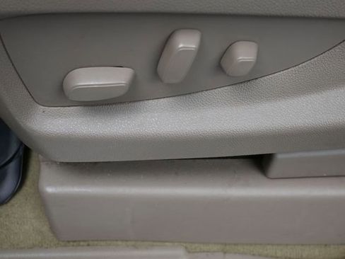 Used 2018 Chevrolet Tahoe LT image 12