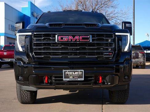 Used 2025 GMC Sierra 2500 AT4 w/ AT4 Premium Plus Package image 9