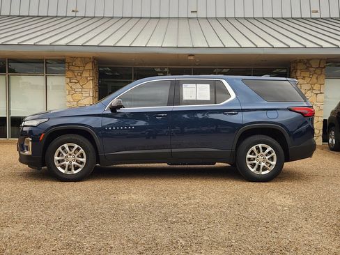 Used 2023 Chevrolet Traverse LS w/ LPO, Roadside Safety Package FWD image 4