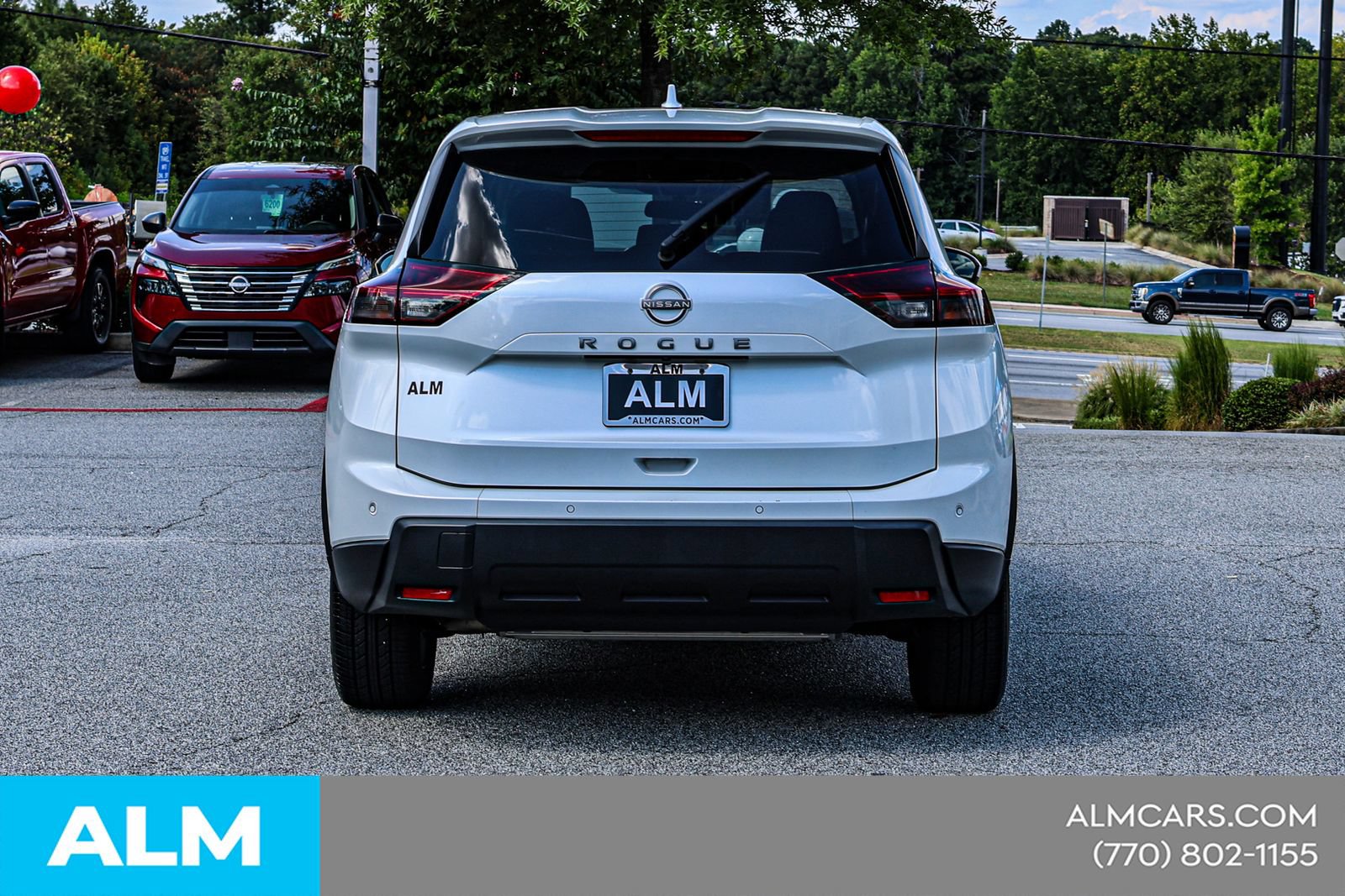 Used 2025 Nissan Rogue SV FWD image 12