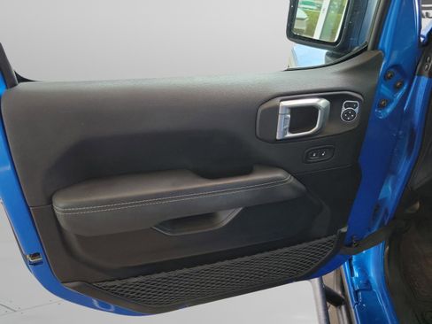 Used 2021 Jeep Wrangler Unlimited Sahara image 29