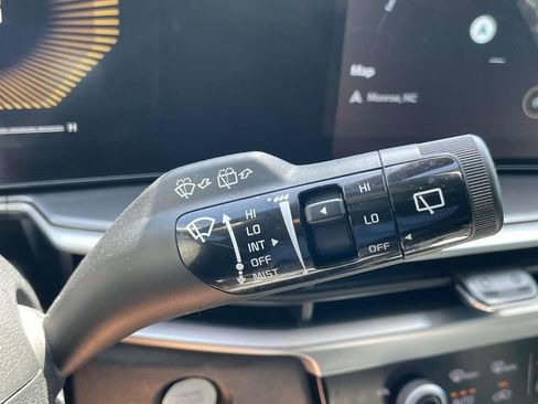 Certified 2024 Kia Sorento S FWD image 33