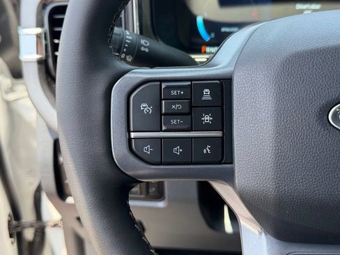 New 2026 Ford F250 Lariat w/ Black Appearance Package AWD/4WD image 23