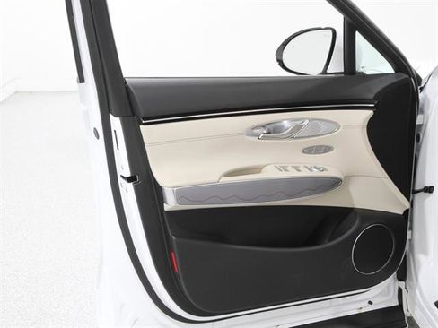 Certified 2024 Genesis GV70 2.5T w/ Advanced Package image 4