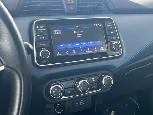 Used 2025 Nissan Versa SV FWD image 20