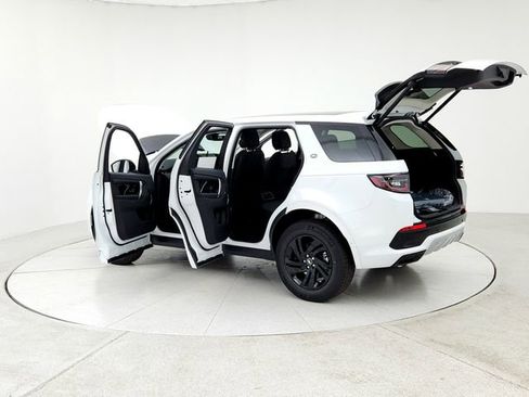 Used 2025 Land Rover Discovery Sport S image 12