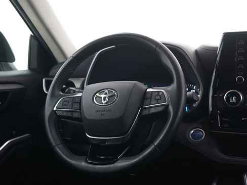Used 2021 Toyota Highlander XLE AWD/4WD image 15