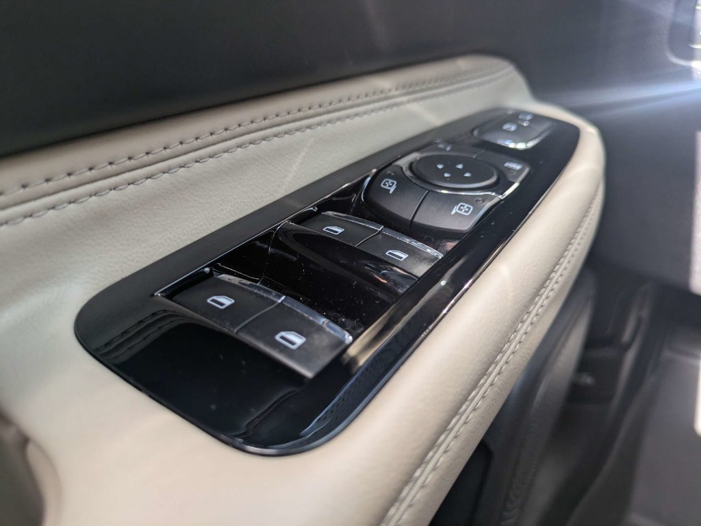 Used 2025 Lincoln Corsair Grand Touring AWD/4WD image 27