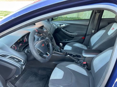 Used 2017 Ford Focus ST image 6