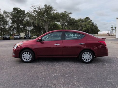 Certified 2017 Nissan Versa SV FWD image 7