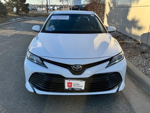 Certified 2018 Toyota Camry LE image 3