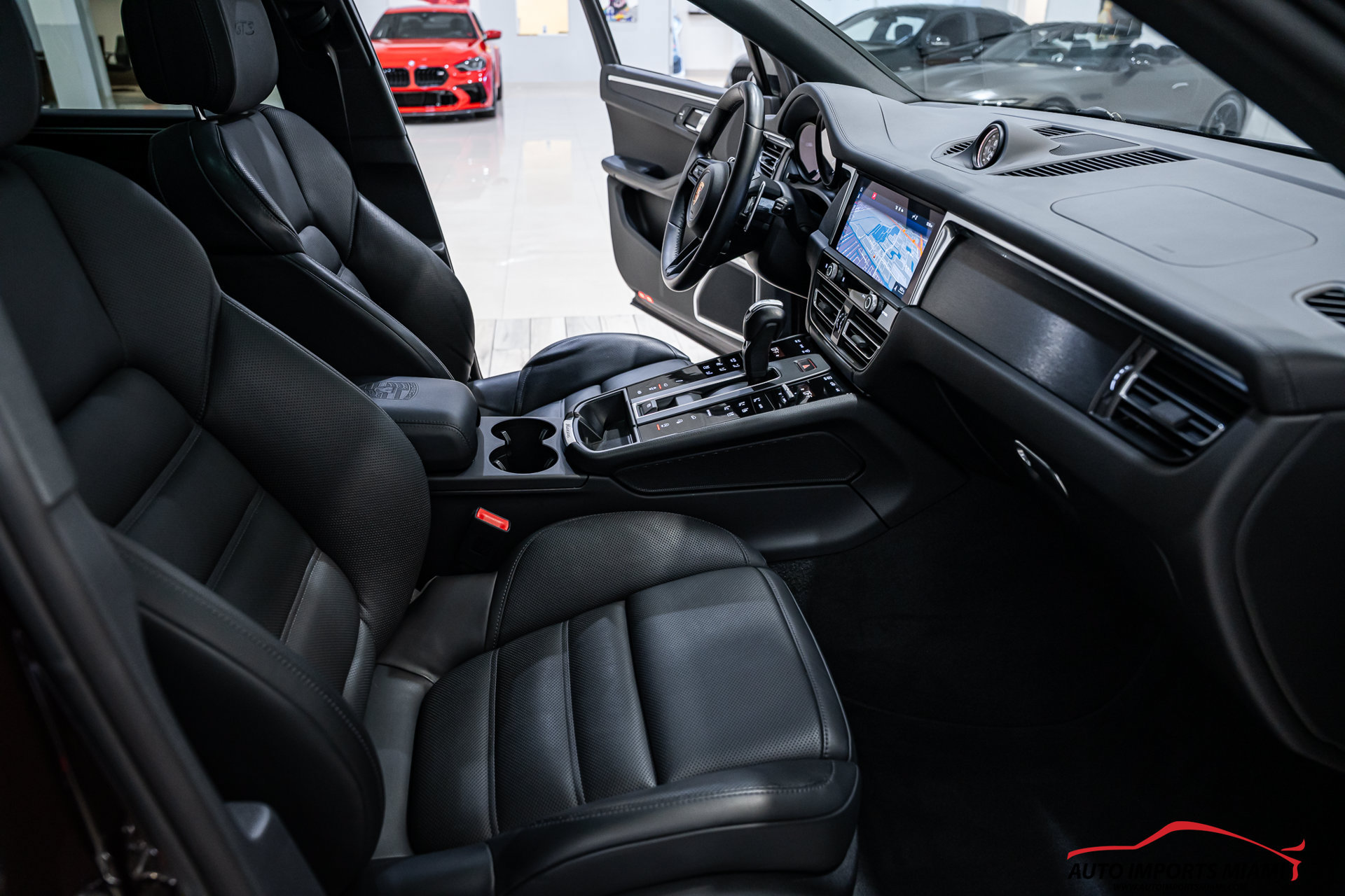 Used 2023 Porsche Macan GTS w/ Sport Chrono Package AWD/4WD image 43