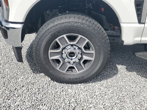 New 2026 Ford F250 Lariat w/ FX4 Off-Road Package image 6