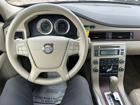 Used 2011 Volvo XC70 3.2 image 16