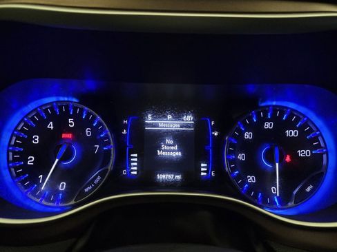 Used 2021 Chrysler Voyager Lxi FWD image 23