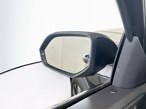 Used 2025 Volkswagen Atlas Cross Sport SE AWD/4WD image 16