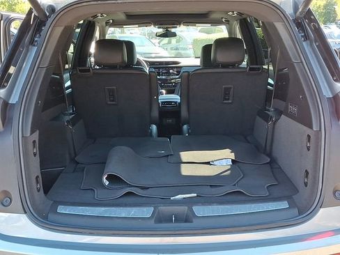 Used 2025 Cadillac XT6 Premium Luxury image 32