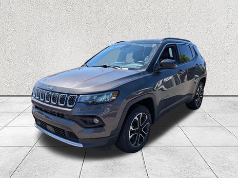 Used 2024 Jeep Compass Limited AWD/4WD image 7