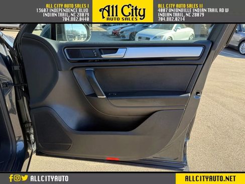 Used 2016 Volkswagen Touareg Sport image 14