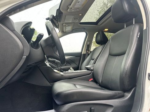 Used 2019 INFINITI Q50 Luxe w/ All Weather Package (L93) AWD/4WD image 3