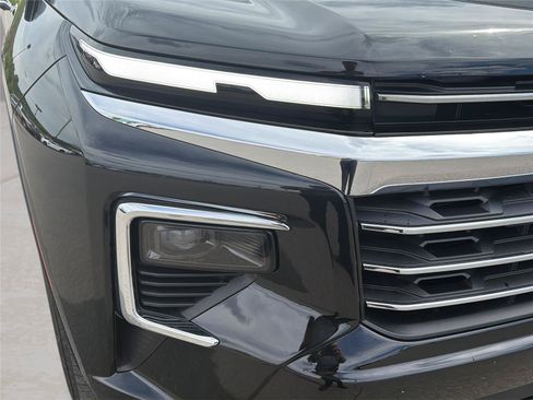 Used 2025 Chevrolet Traverse LT AWD/4WD image 33