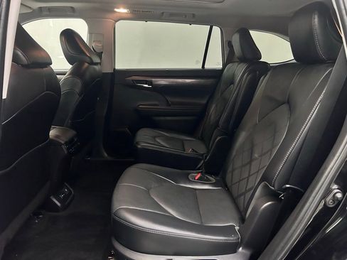 Used 2022 Toyota Highlander Platinum AWD/4WD image 14