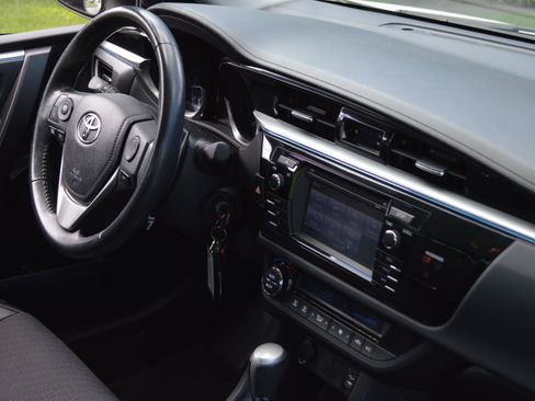 Used 2015 Toyota Corolla S FWD image 37
