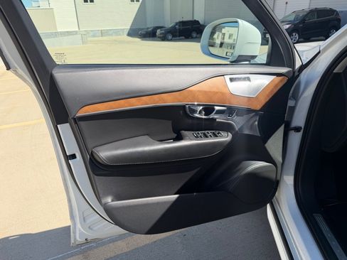 Used 2016 Volvo XC90 T6 Inscription w/ Vision Package AWD/4WD image 10