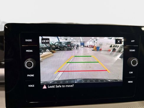 New 2026 Volkswagen Taos SE image 20