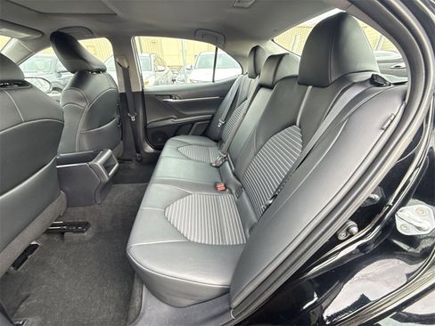 Used 2023 Toyota Camry SE image 24