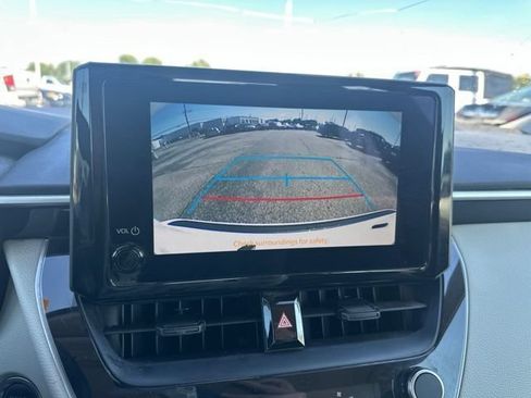 Used 2025 Toyota Corolla LE w/ LE Premium Package FWD image 11