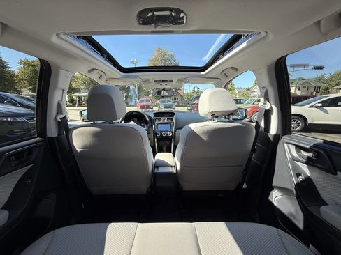 Used 2017 Subaru Forester 2.5i Premium image 18