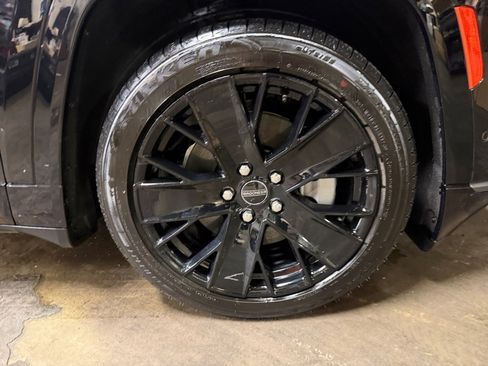 Used 2024 Jeep Wagoneer Launch Edition image 29