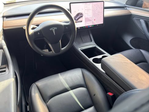 Used 2023 Tesla Model Y Performance AWD/4WD image 8