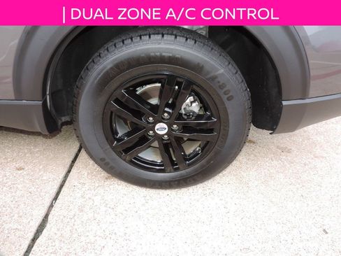 Used 2023 Ford Explorer XLT RWD image 13