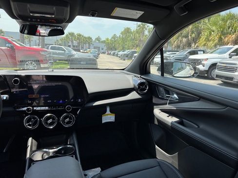 New 2025 Chevrolet Blazer EV LT image 24