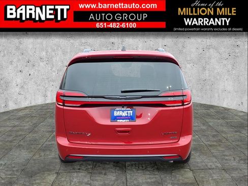 New 2026 Chrysler Pacifica Limited w/ S Appearance Package image 4