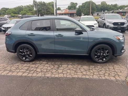 Used 2025 Honda HR-V Sport image 26