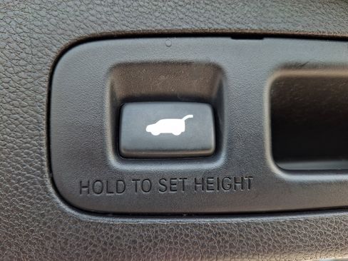 Used 2020 Honda CR-V Touring image 32