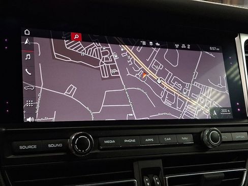 Used 2021 Porsche Macan Turbo image 12