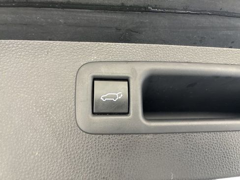 Used 2022 Toyota Highlander XSE AWD/4WD image 7