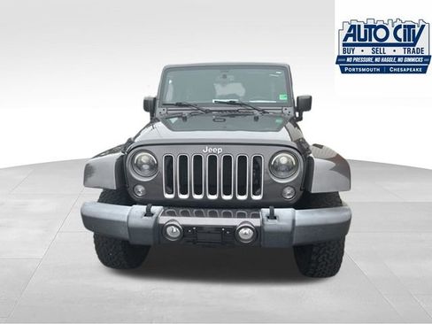 Used 2016 Jeep Wrangler Unlimited Sahara w/ Dual Top Group AWD/4WD image 21