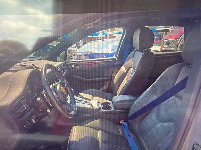 Used 2023 Porsche Macan S w/ Premium Package Plus AWD/4WD image 6