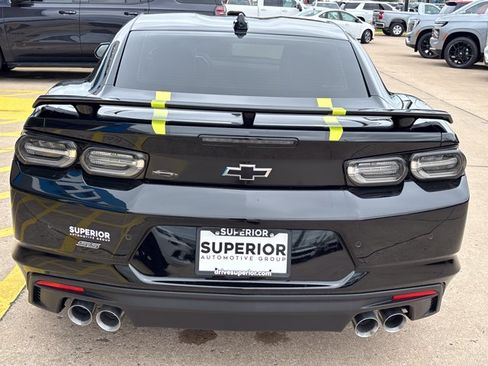 Used 2023 Chevrolet Camaro SS RWD image 4