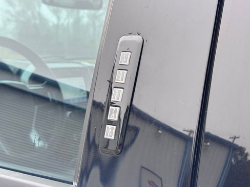 Used 2019 Ford F150 Lariat w/ Equipment Group 502A Luxury image 10