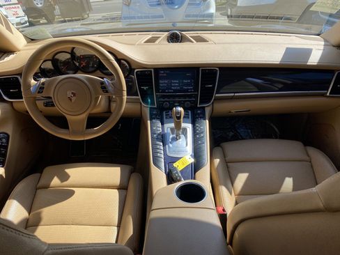 Used 2014 Porsche Panamera 4 image 16
